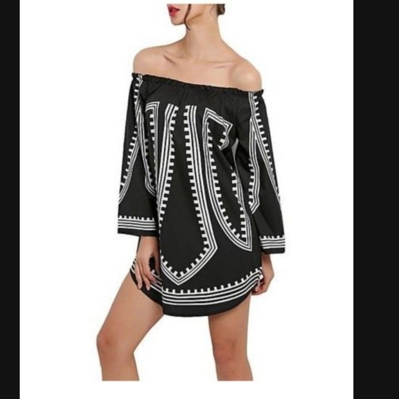 💚5/$25 Sexy Off Shoulder Boho Long Sleeve Print Mini Dress-Black Size Small - Picture 1 of 7